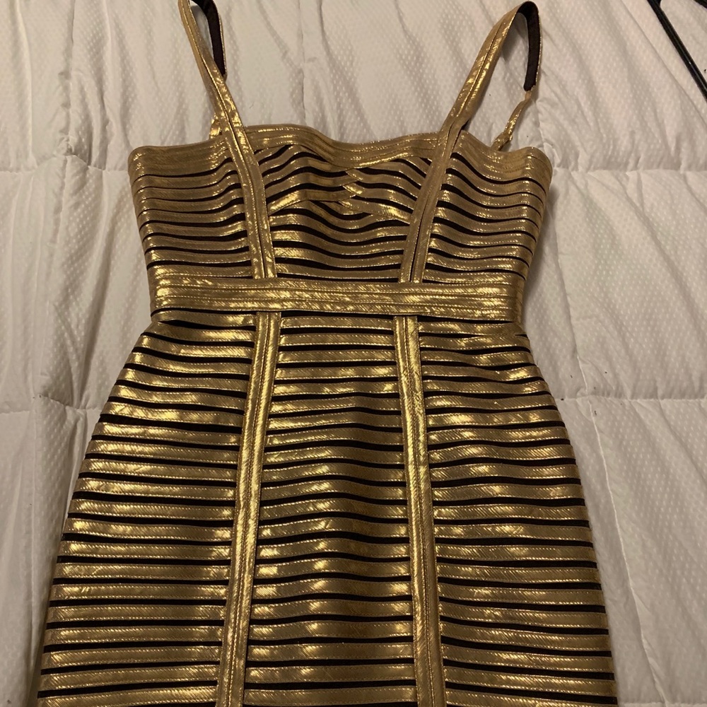 🌟 the cutest gold BCBG dress 🌟